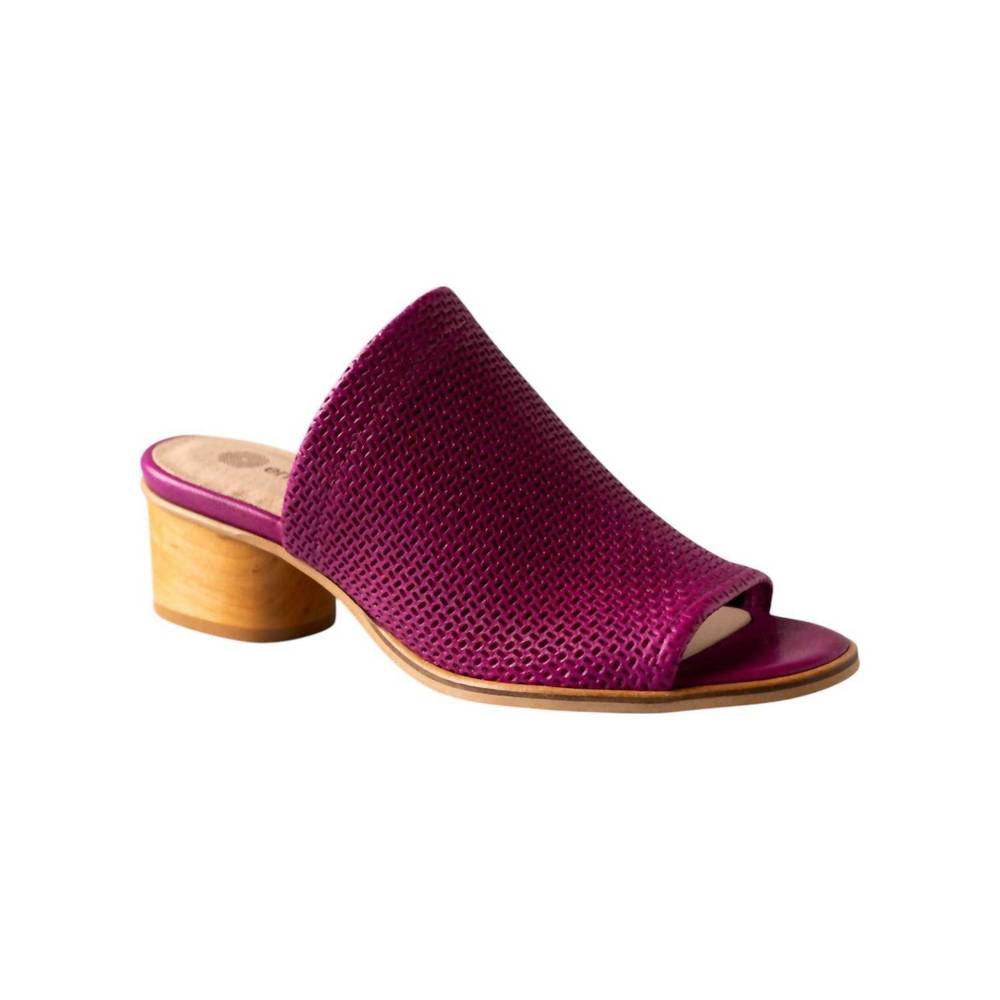 NEW ERIC MICHAEL women's sevilla sandals in fuschia